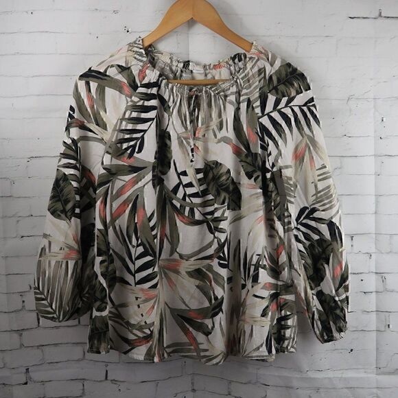Old Navy Tops - OLD NAVY WHITE & GREEN TROPICAL DESIGN ROUND NECK 3/4 SLEEVE COTTON TOP SIZE XS